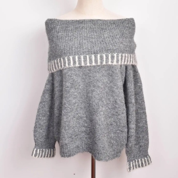 FABULOUS OFF OR ON THE SHOULDER SWEATER FROM PARIS FRANCE 🇫🇷 - Picture 2 of 4